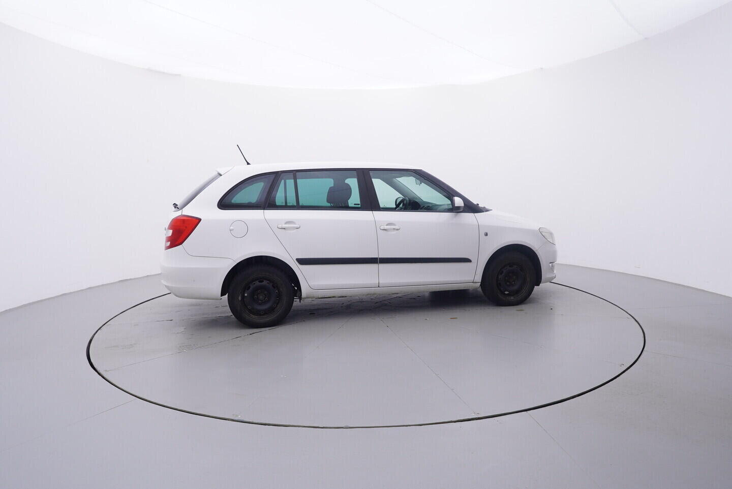 OV190V10945_15.webp_FABIA Ambition 1.6 TDI 55 kW manuál