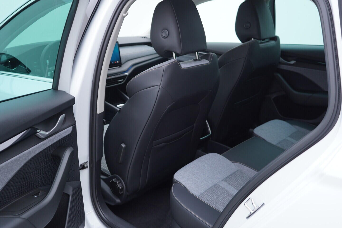 OV190V10950_34.webp_OCTAVIA Top Selection 2.0 TDI 110 kW automat, DPH