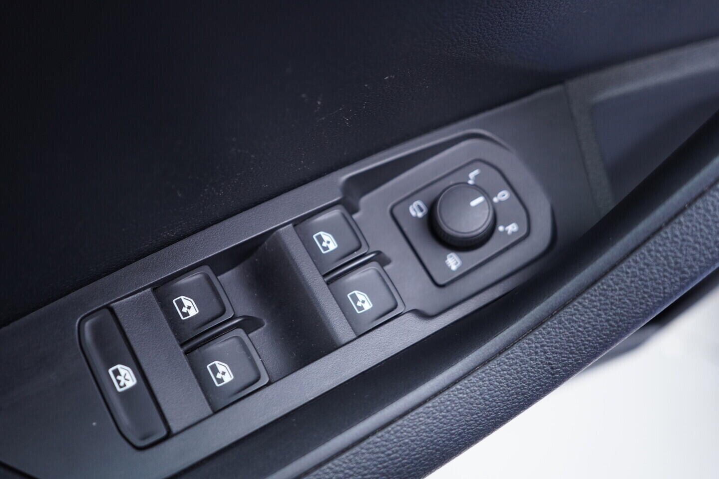 OV190V10952_20.webp_KAROQ Selection 1.5 TSI 110 kW automat, DPH