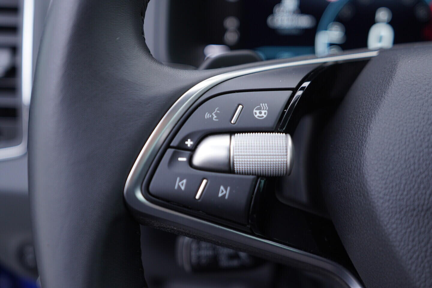 OV190V10952_25.webp_KAROQ Selection 1.5 TSI 110 kW automat, DPH