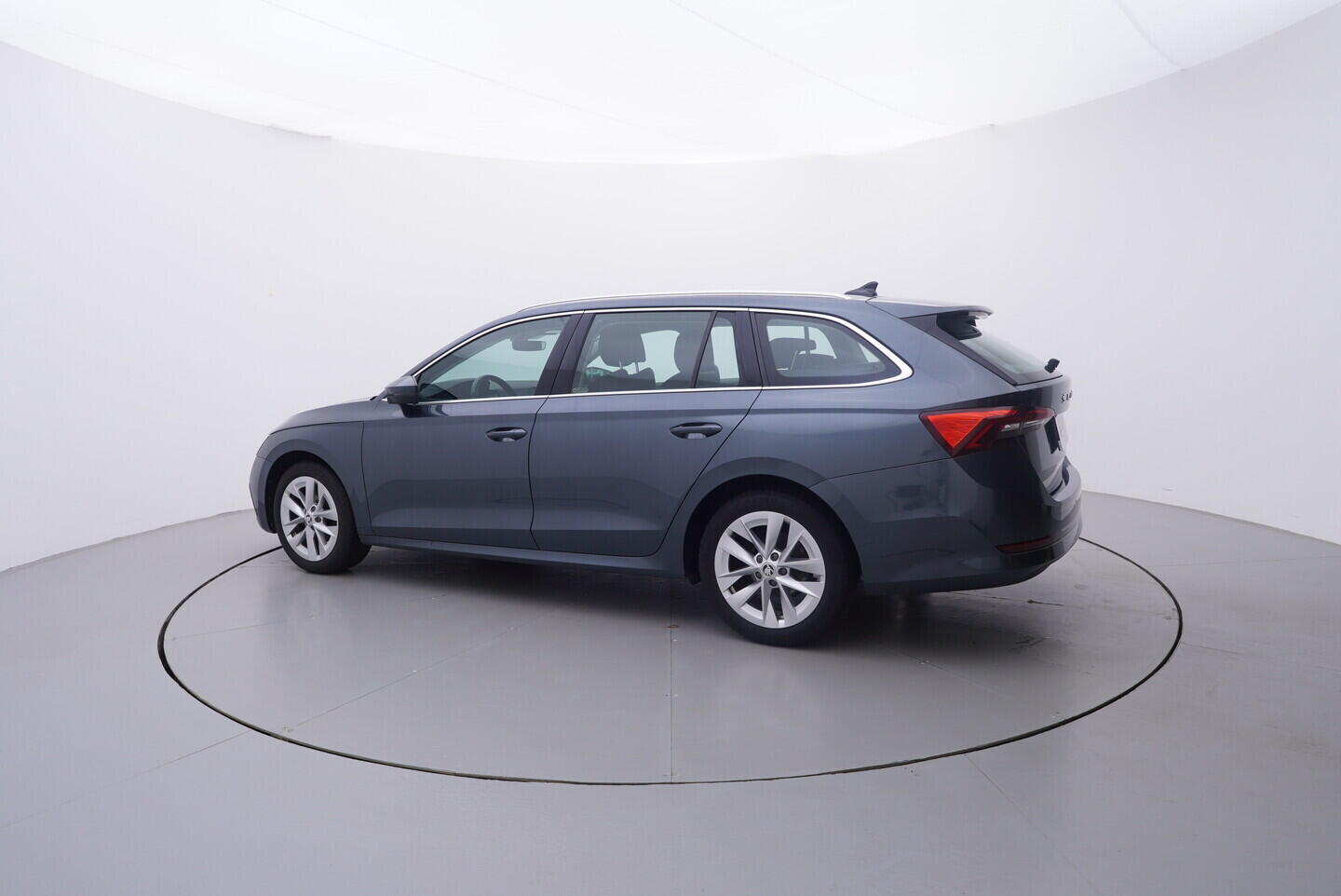 OV190V10953_12.webp_OCTAVIA Style 1.5 TSI 110 kW manuál, DPH