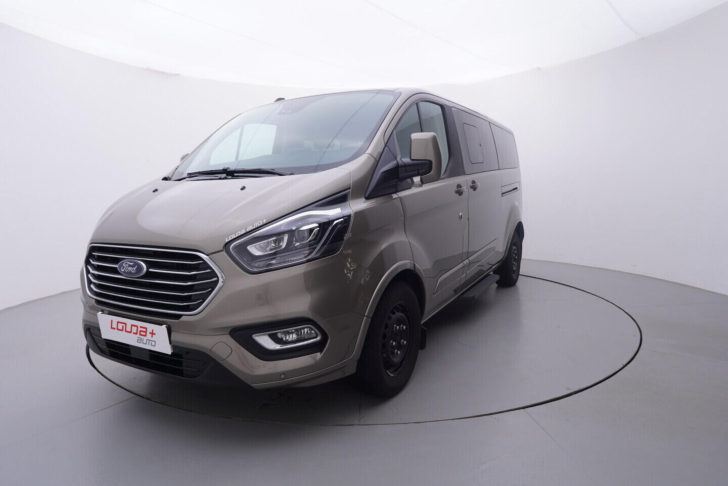 OV190V10956_10.webp_TOURNEO CUSTOM Titanium 2.0  136 kW manuál, DPH