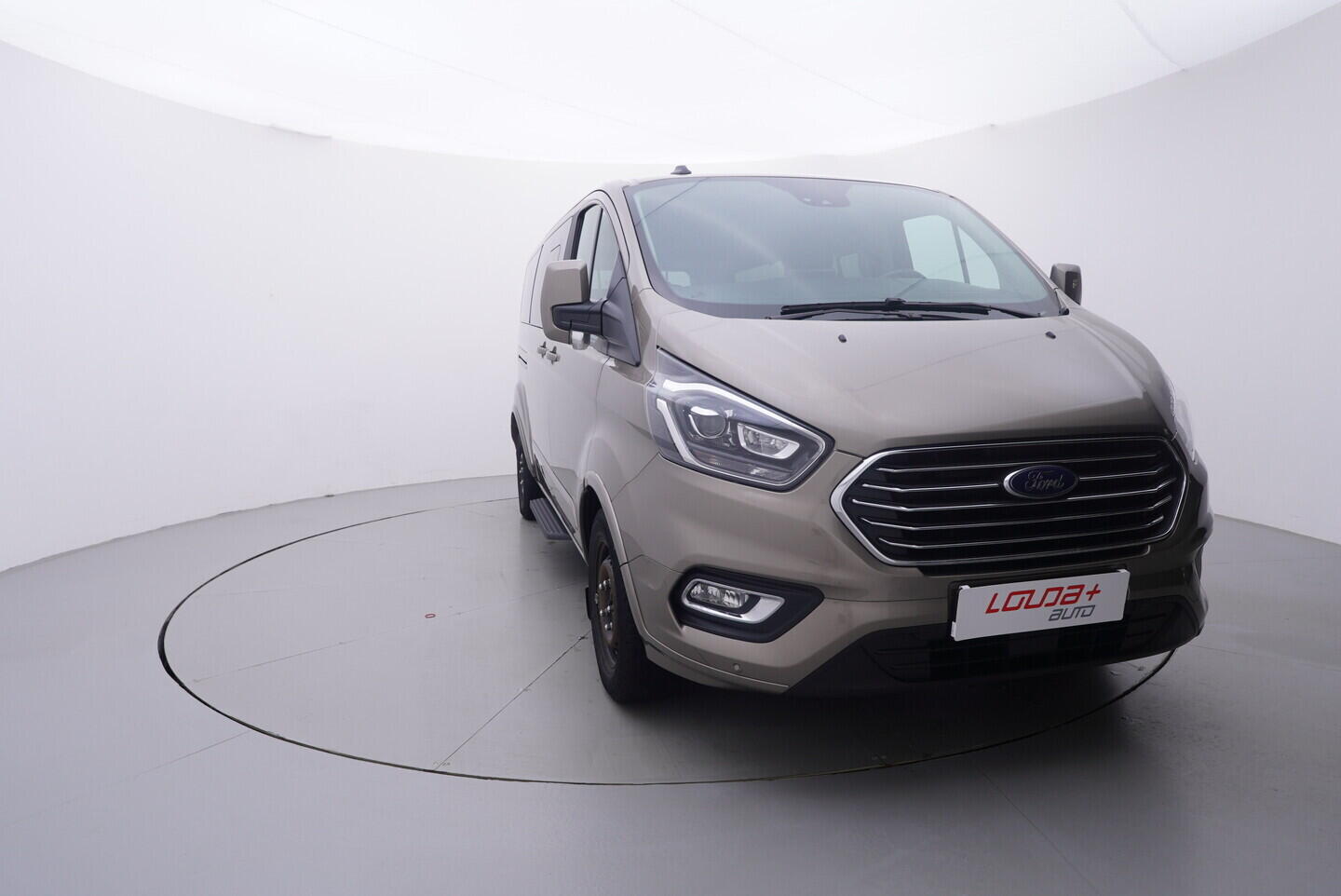 OV190V10956_17.webp_TOURNEO CUSTOM Titanium 2.0  136 kW manuál, DPH