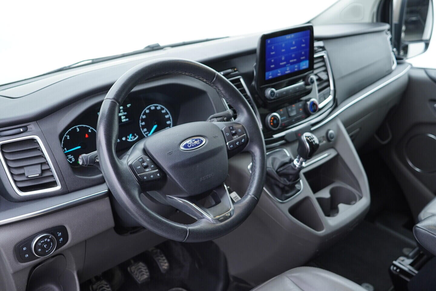 OV190V10956_22.webp_TOURNEO CUSTOM Titanium 2.0  136 kW manuál, DPH