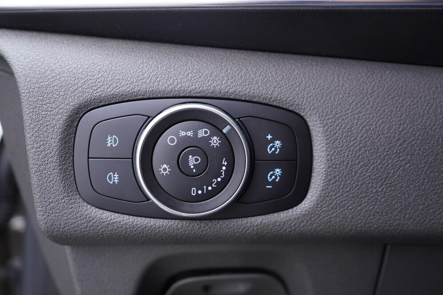 OV190V10956_28.webp_TOURNEO CUSTOM Titanium 2.0  136 kW manuál, DPH