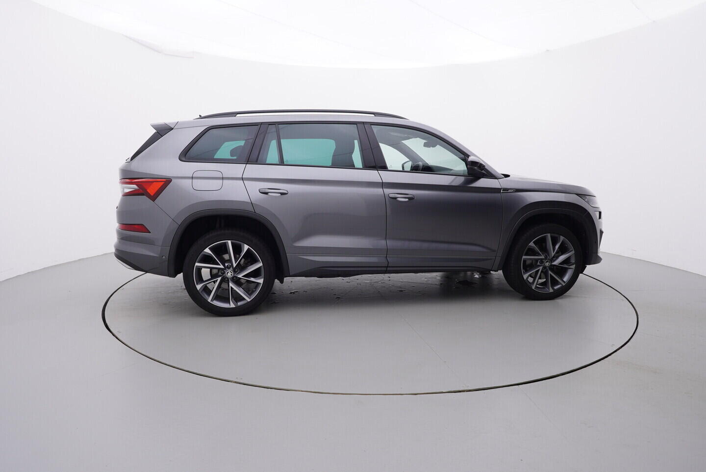 OV190V10957_15.webp_KODIAQ SportLine 2.0 TDI 147 kW automat, DPH