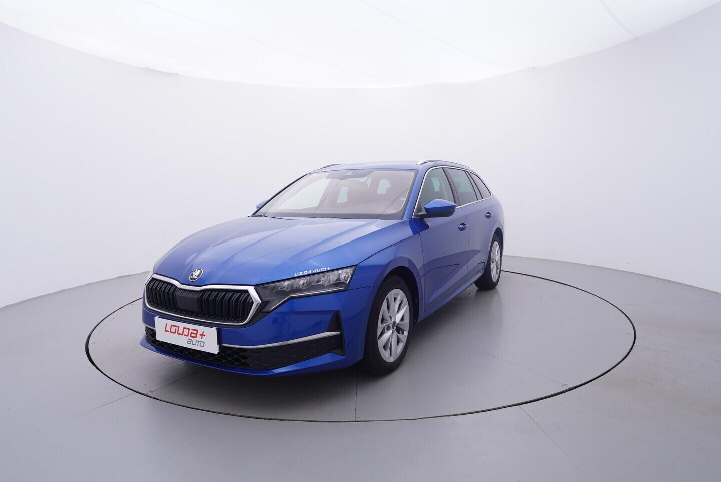 OV190V10960_10.webp_OCTAVIA Top Selection 2.0 TDI 110 kW automat, DPH
