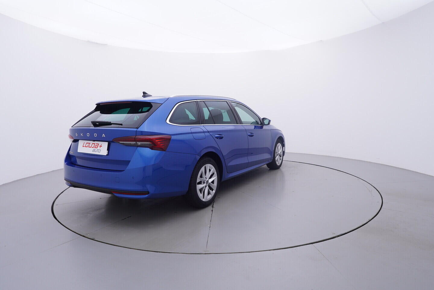 OV190V10960_14.webp_OCTAVIA Top Selection 2.0 TDI 110 kW automat, DPH