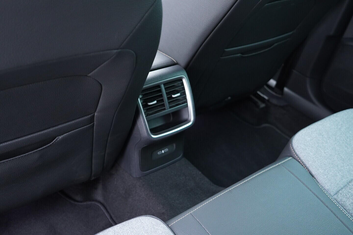 OV190V10960_34.webp_OCTAVIA Top Selection 2.0 TDI 110 kW automat, DPH