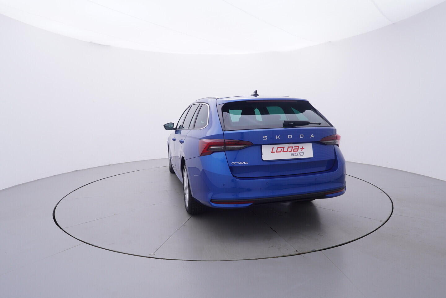 OV190V10961_13.webp_OCTAVIA Top Selection 2.0 TDI 110 kW automat, DPH