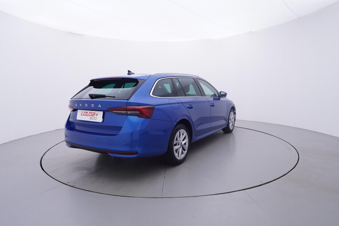 OV190V10961_14.webp_OCTAVIA Top Selection 2.0 TDI 110 kW automat, DPH