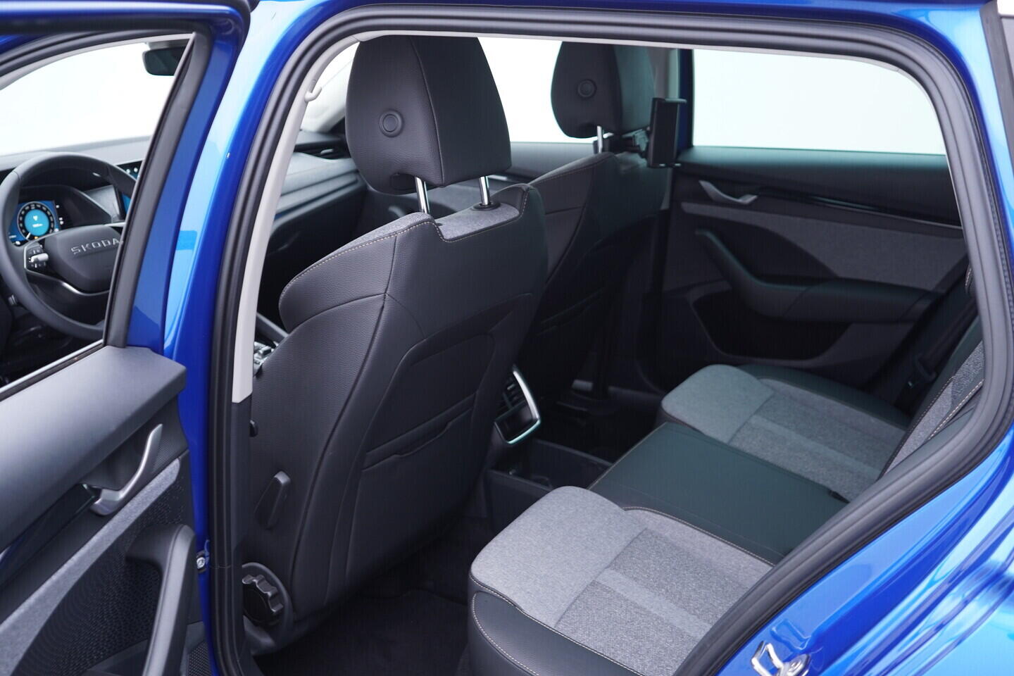 OV190V10961_38.webp_OCTAVIA Top Selection 2.0 TDI 110 kW automat, DPH