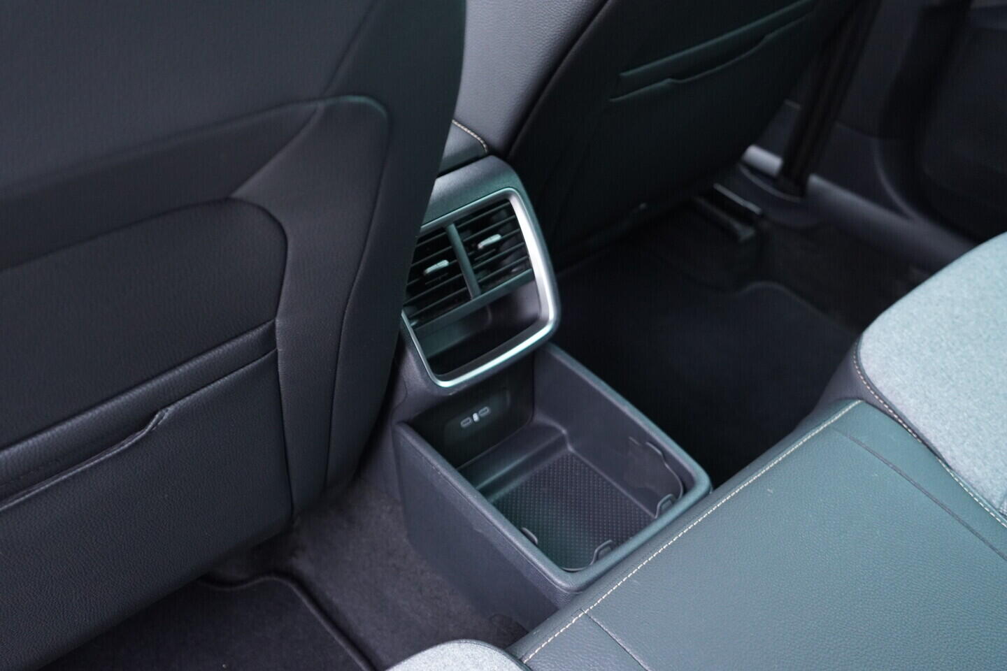 OV190V10961_39.webp_OCTAVIA Top Selection 2.0 TDI 110 kW automat, DPH