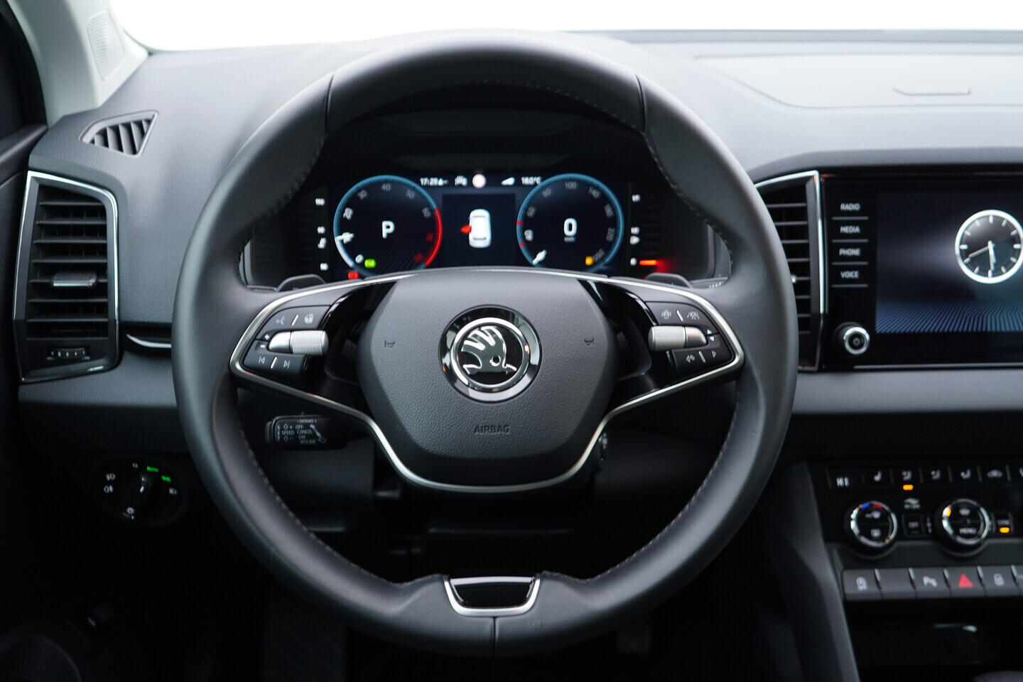 OV190V10965_27.webp_KAROQ Selection 1.5 TSI 110 kW automat, DPH