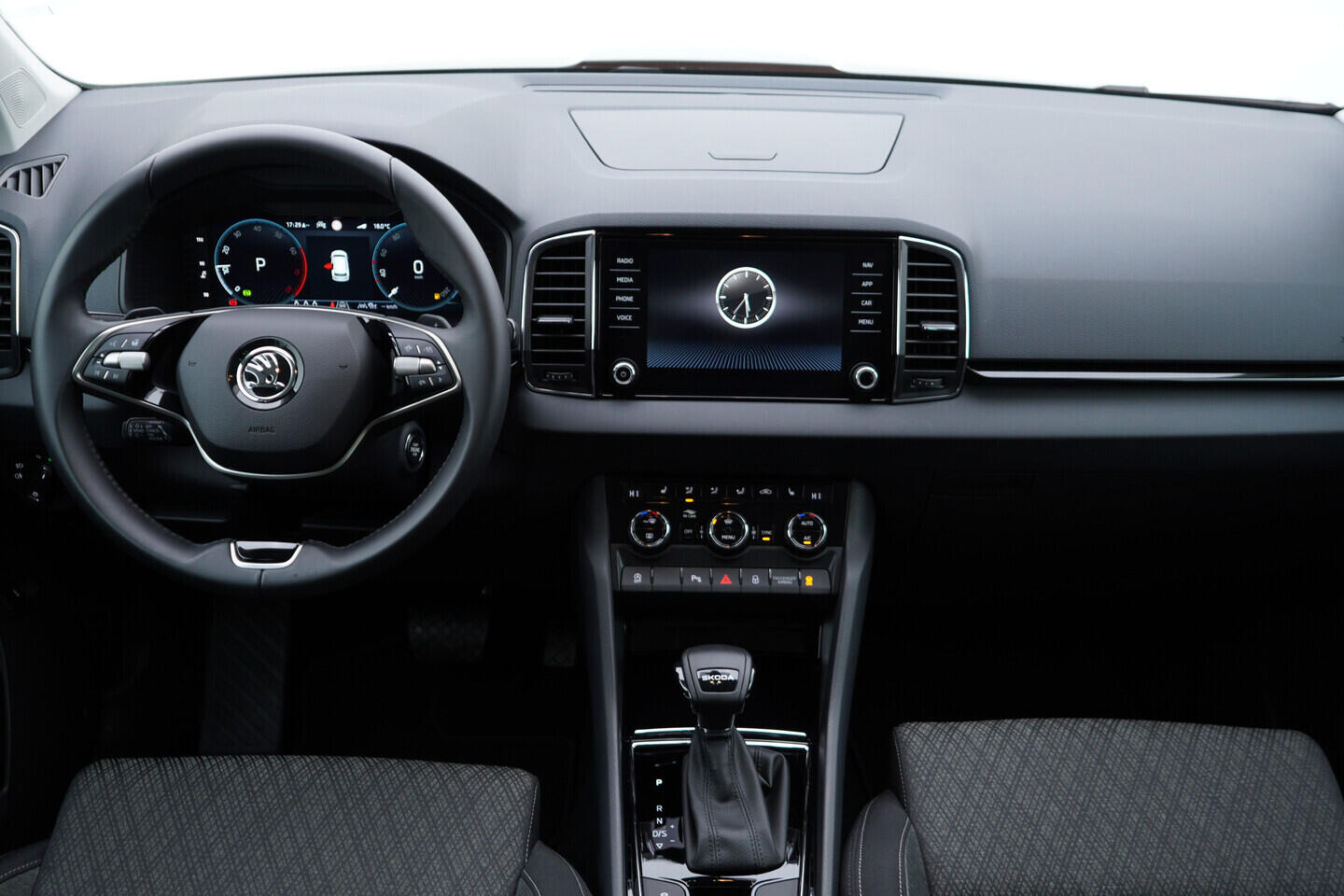 OV190V10966_26.webp_KAROQ Selection 1.5 TSI 110 kW automat, DPH