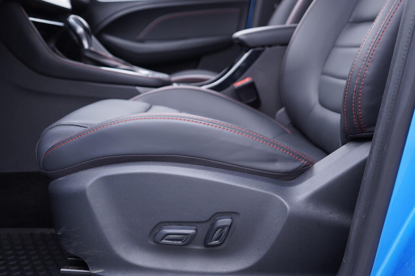 OV190V10967_21.webp_ZS EXCLUSIVE 1.0 TGI 82 kW automat