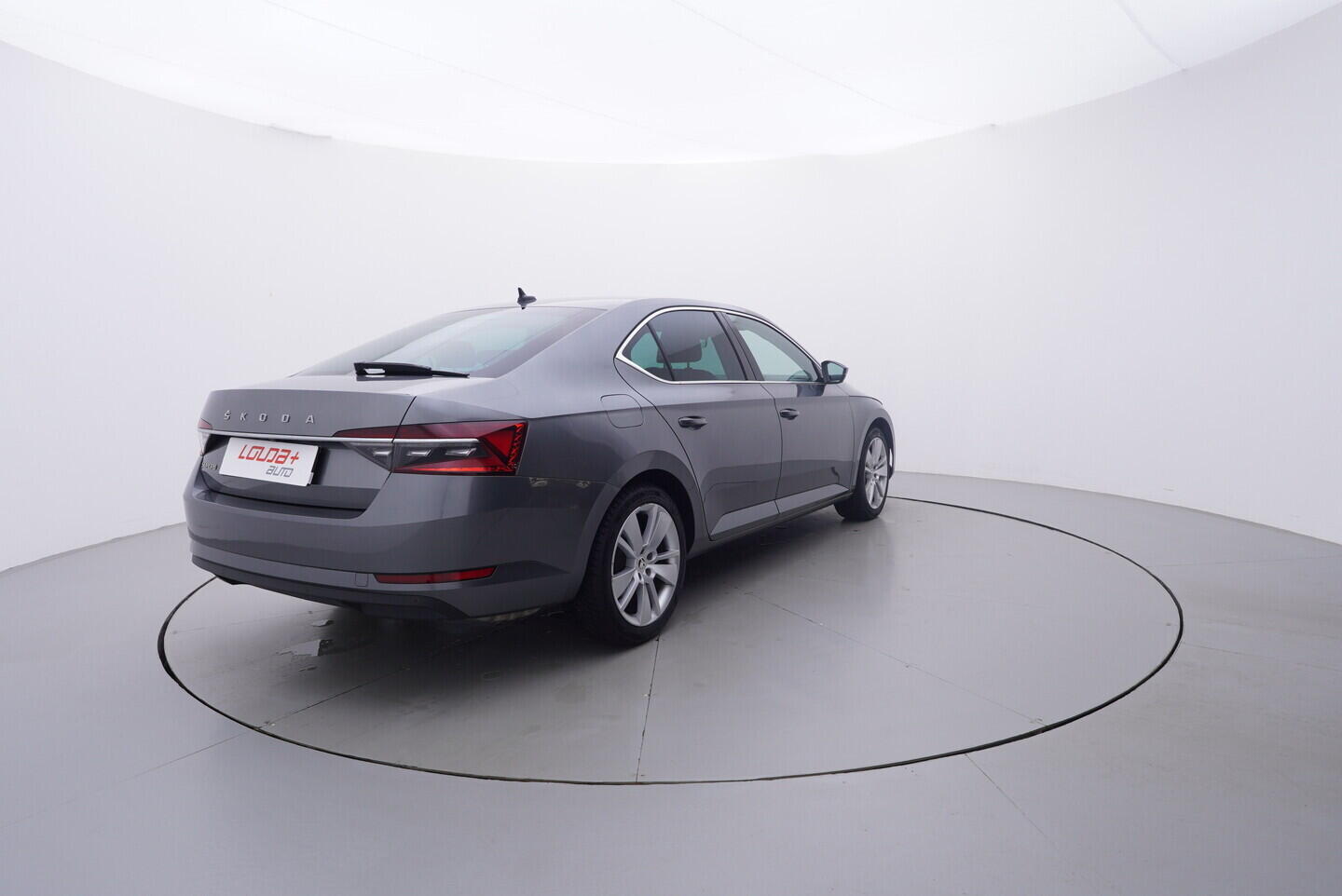 OV190V10971_14.webp_SUPERB Style 2.0 TSI 140 kW automat, DPH