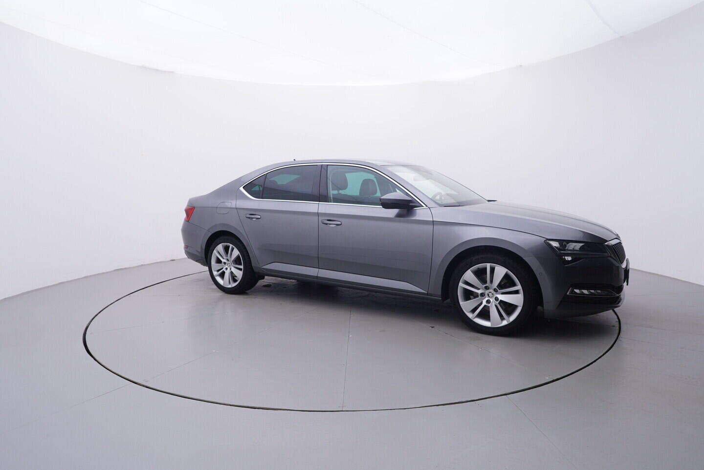 OV190V10971_16.webp_SUPERB Style 2.0 TSI 140 kW automat, DPH