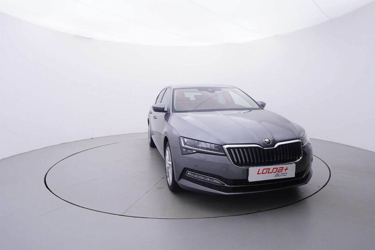 OV190V10971_17.webp_SUPERB Style 2.0 TSI 140 kW automat, DPH