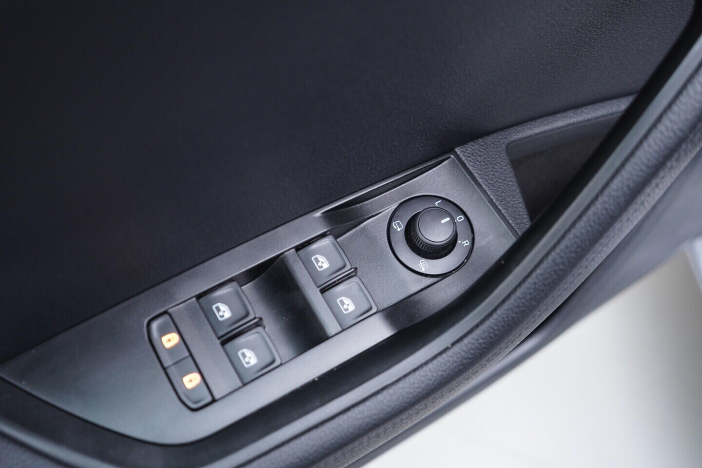 OV190V10971_20.webp_SUPERB Style 2.0 TSI 140 kW automat, DPH