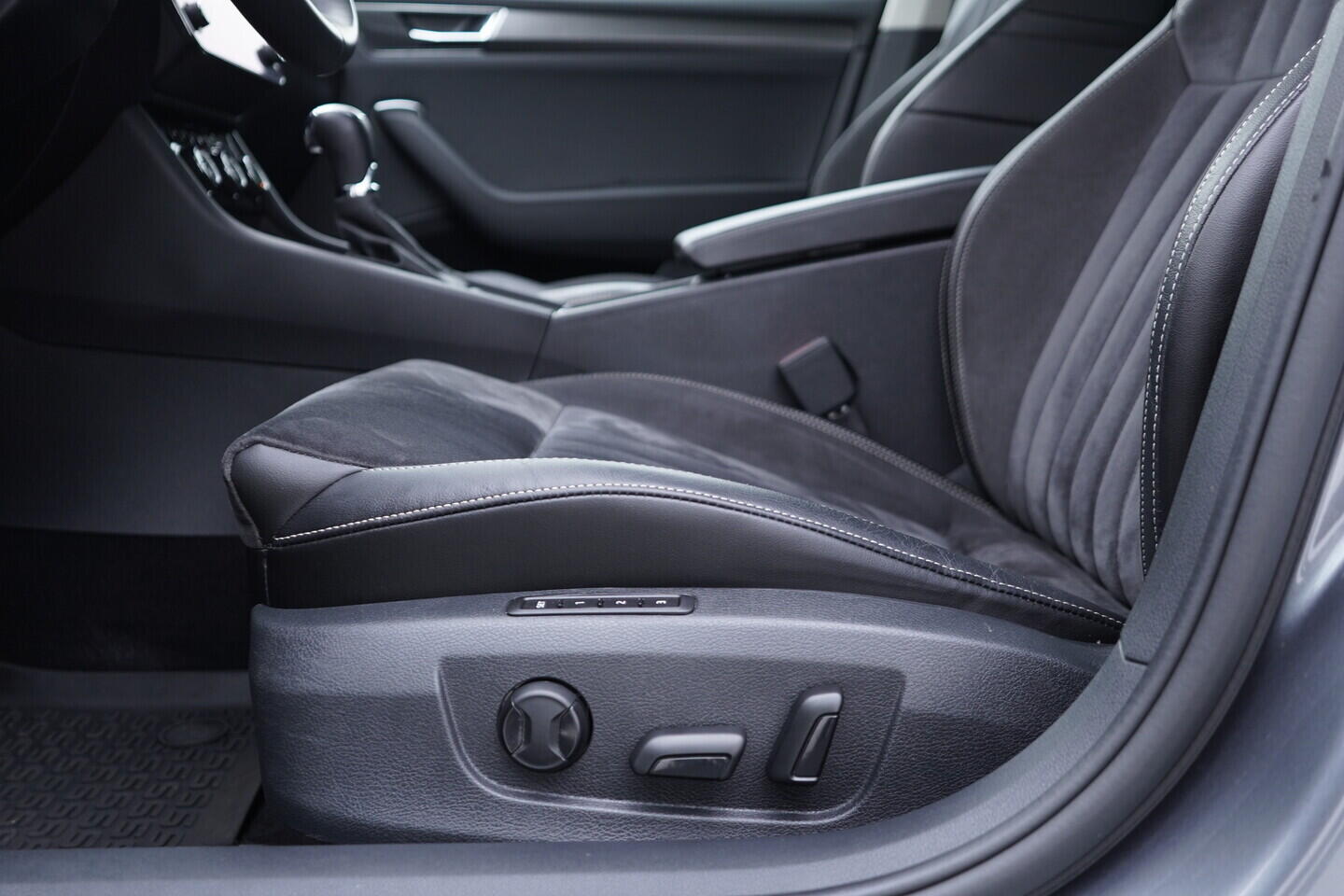 OV190V10971_21.webp_SUPERB Style 2.0 TSI 140 kW automat, DPH