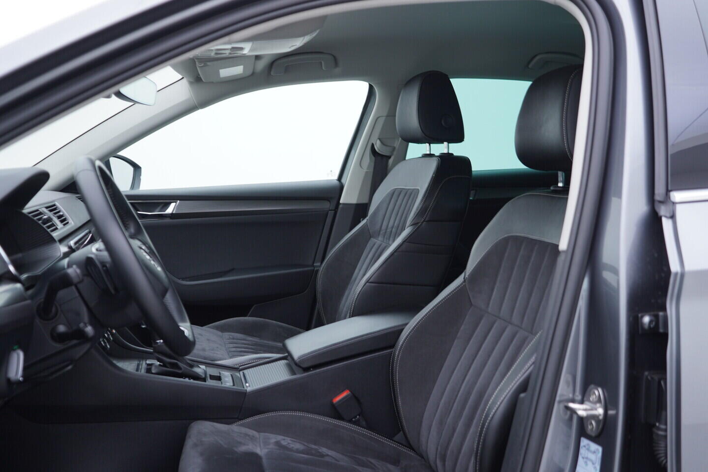 OV190V10971_23.webp_SUPERB Style 2.0 TSI 140 kW automat, DPH