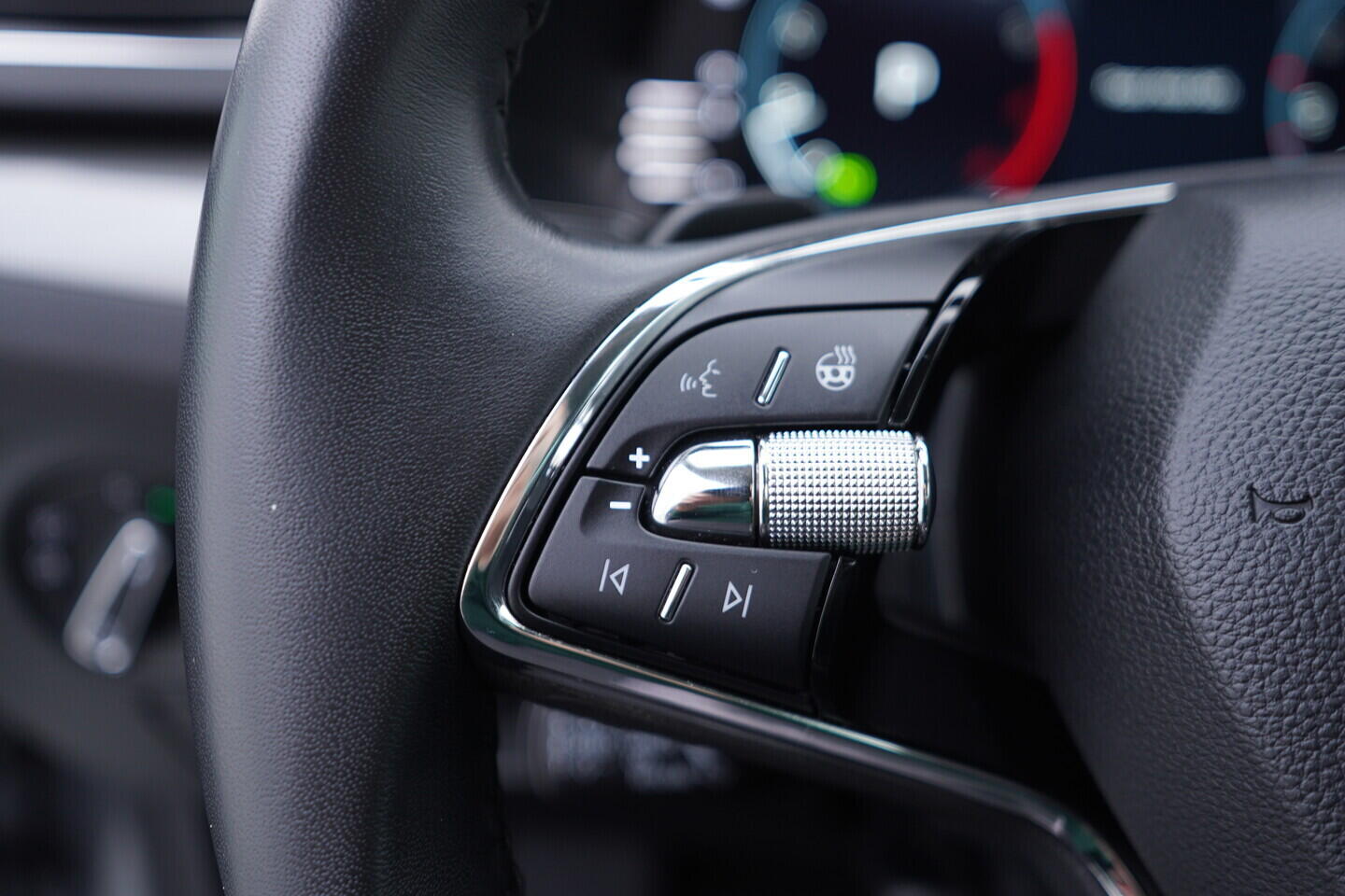 OV190V10971_26.webp_SUPERB Style 2.0 TSI 140 kW automat, DPH