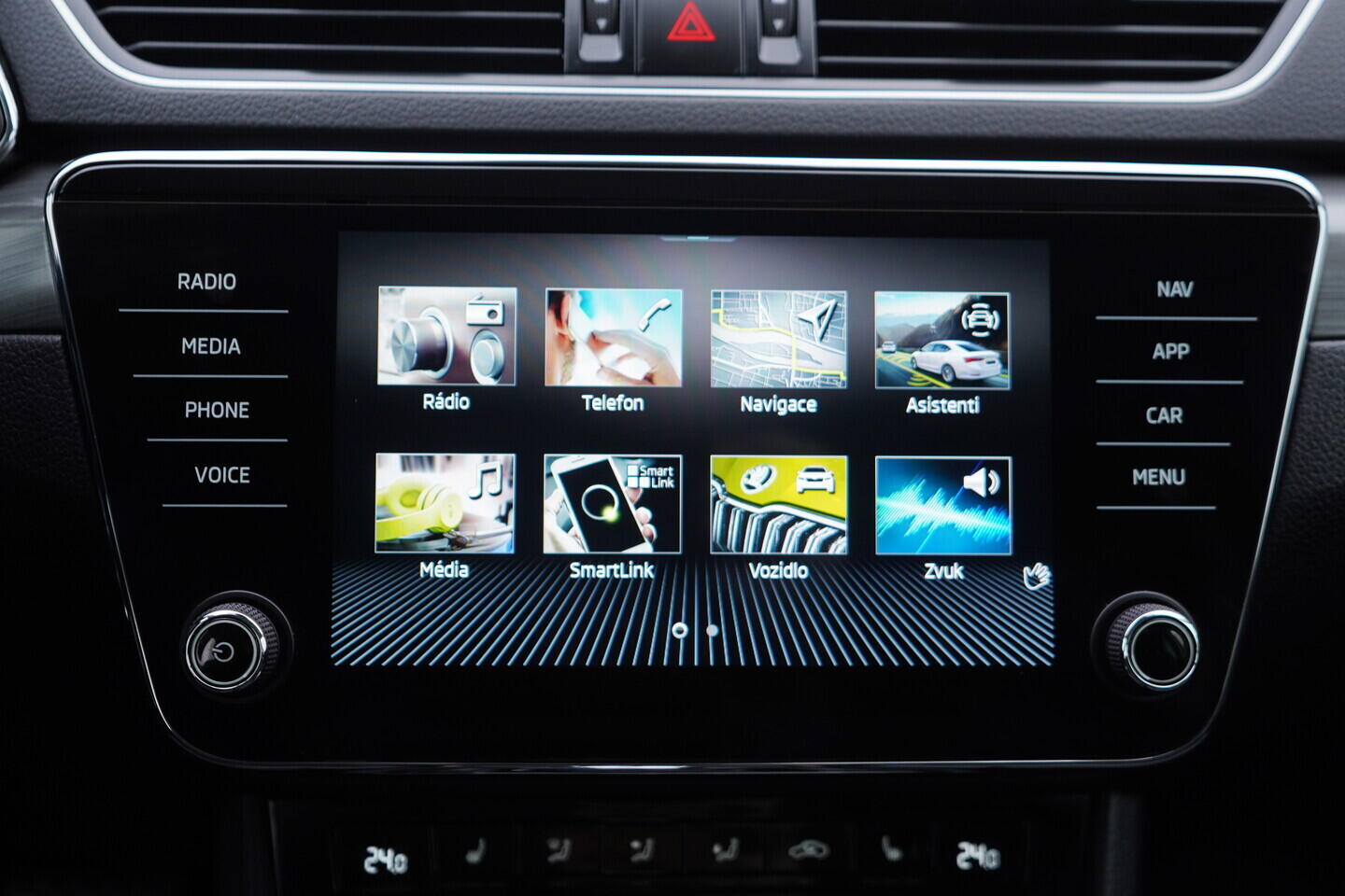 OV190V10971_33.webp_SUPERB Style 2.0 TSI 140 kW automat, DPH