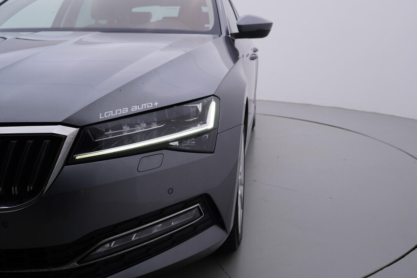 OV190V10971_46.webp_SUPERB Style 2.0 TSI 140 kW automat, DPH