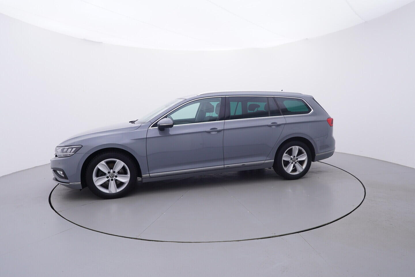 OV190V10972_11.webp_PASSAT VARIANT Elegance 2.0 TDI 110 kW automat, DPH