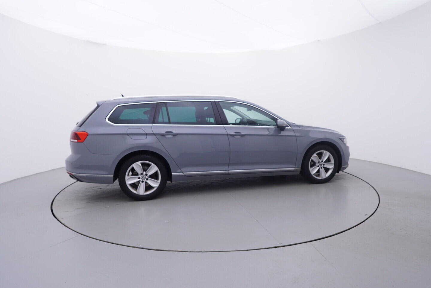 OV190V10972_15.webp_PASSAT VARIANT Elegance 2.0 TDI 110 kW automat, DPH