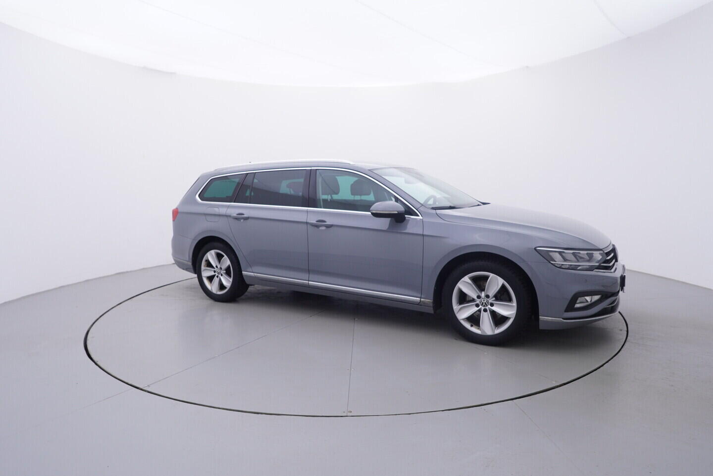 OV190V10972_16.webp_PASSAT VARIANT Elegance 2.0 TDI 110 kW automat, DPH