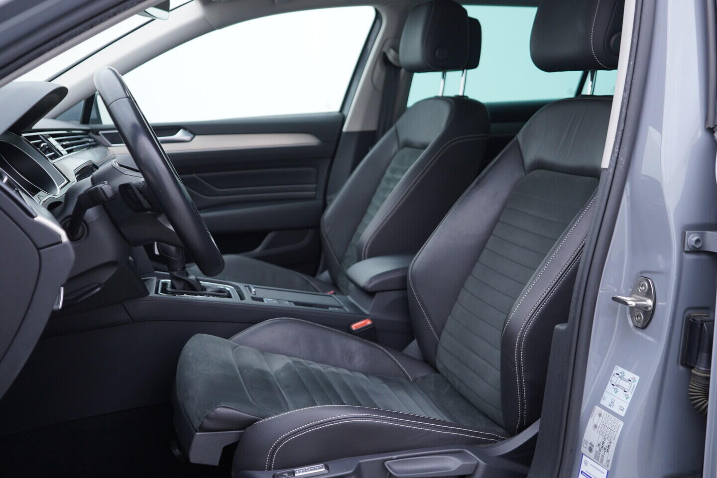 OV190V10972_23.webp_PASSAT VARIANT Elegance 2.0 TDI 110 kW automat, DPH