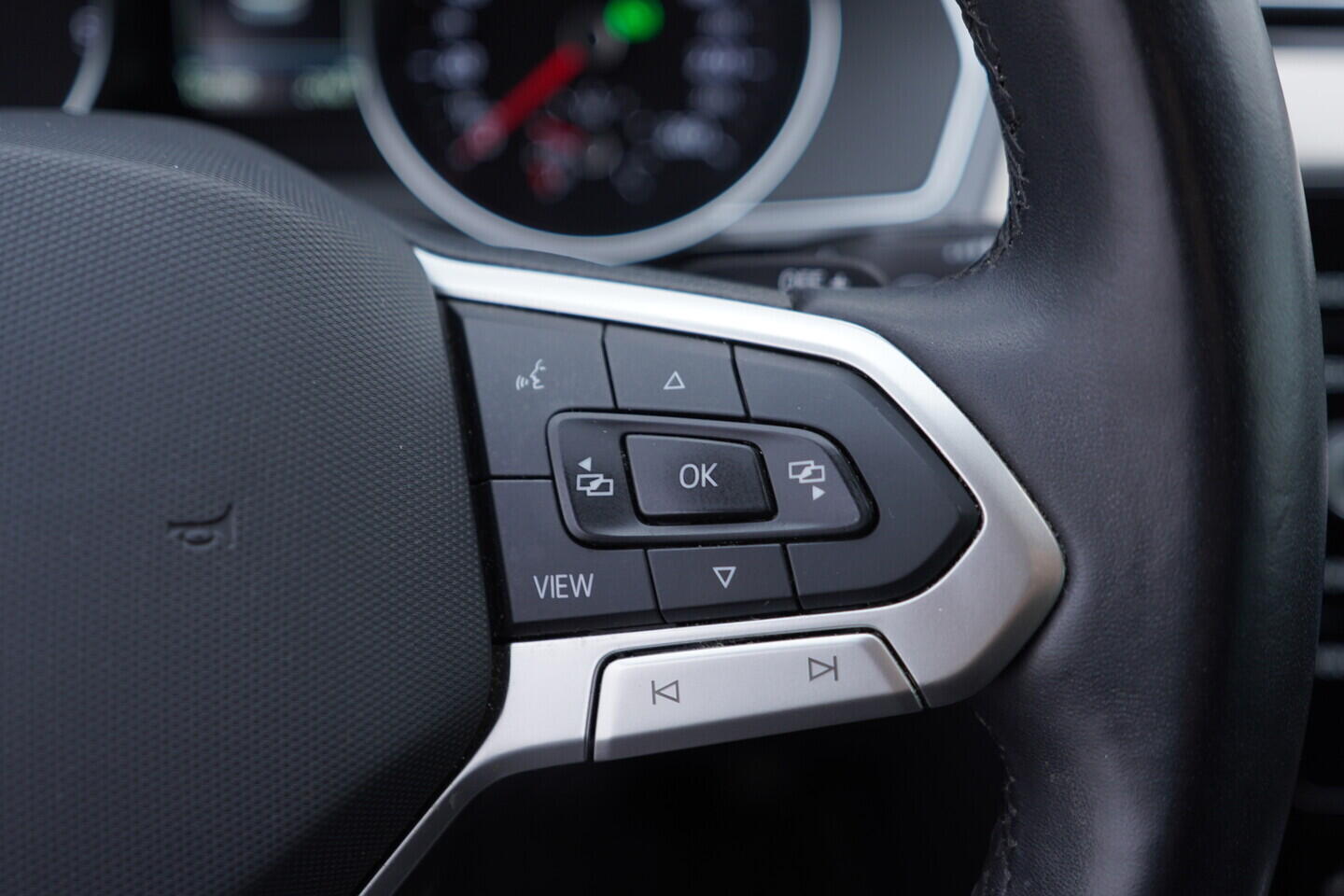 OV190V10972_27.webp_PASSAT VARIANT Elegance 2.0 TDI 110 kW automat, DPH