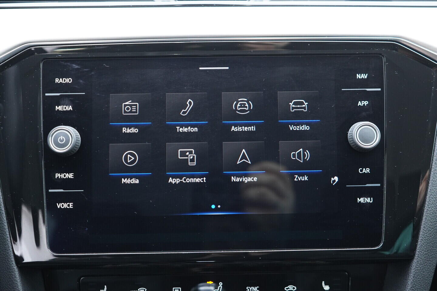 OV190V10972_34.webp_PASSAT VARIANT Elegance 2.0 TDI 110 kW automat, DPH