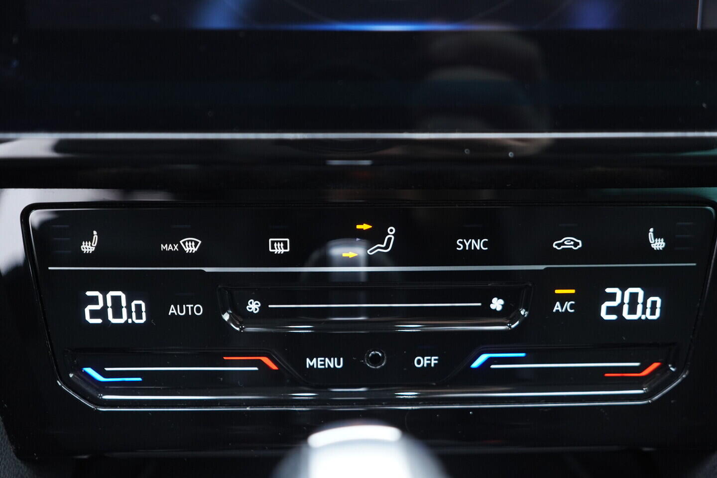 OV190V10972_36.webp_PASSAT VARIANT Elegance 2.0 TDI 110 kW automat, DPH