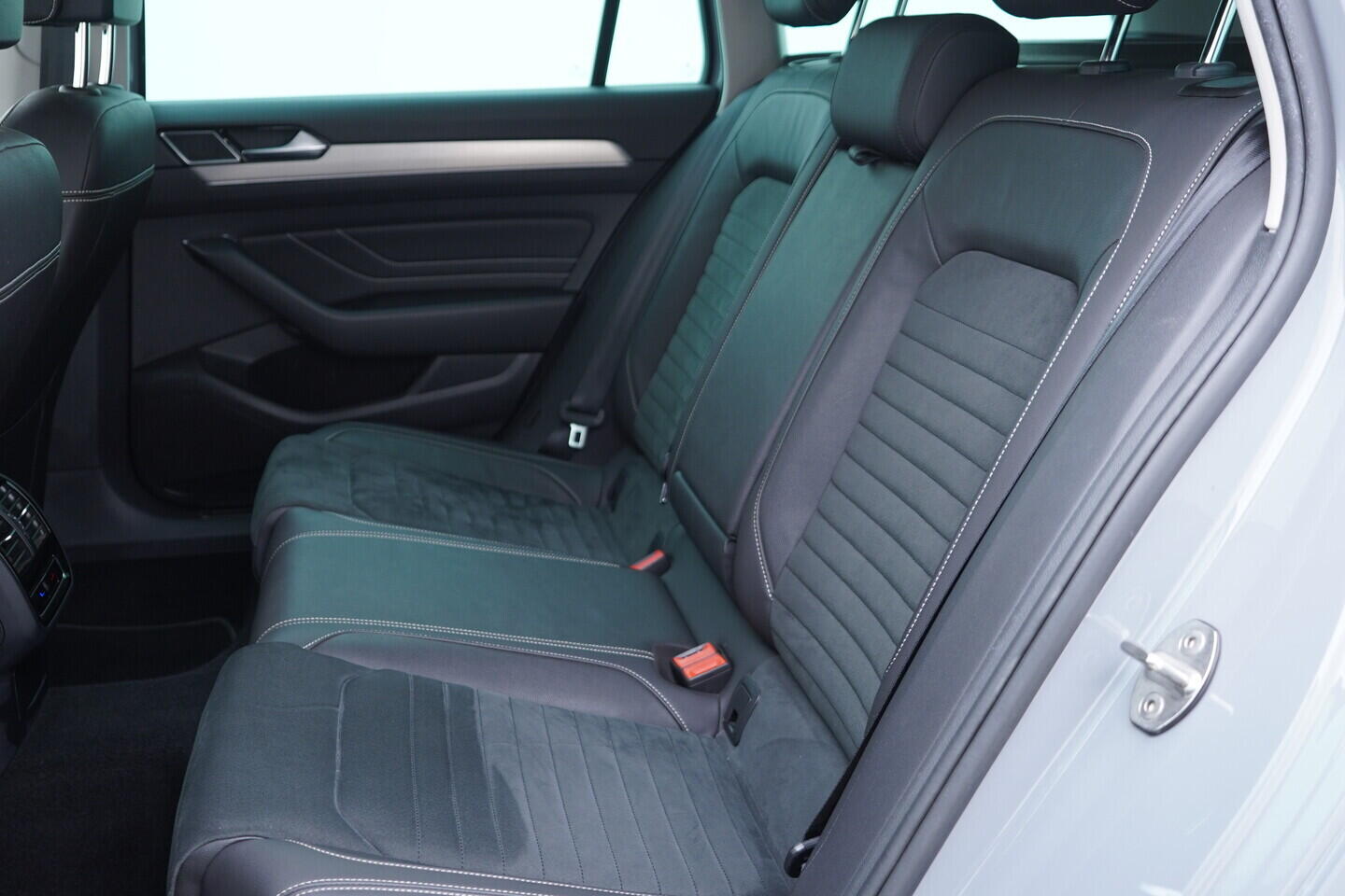 OV190V10972_39.webp_PASSAT VARIANT Elegance 2.0 TDI 110 kW automat, DPH