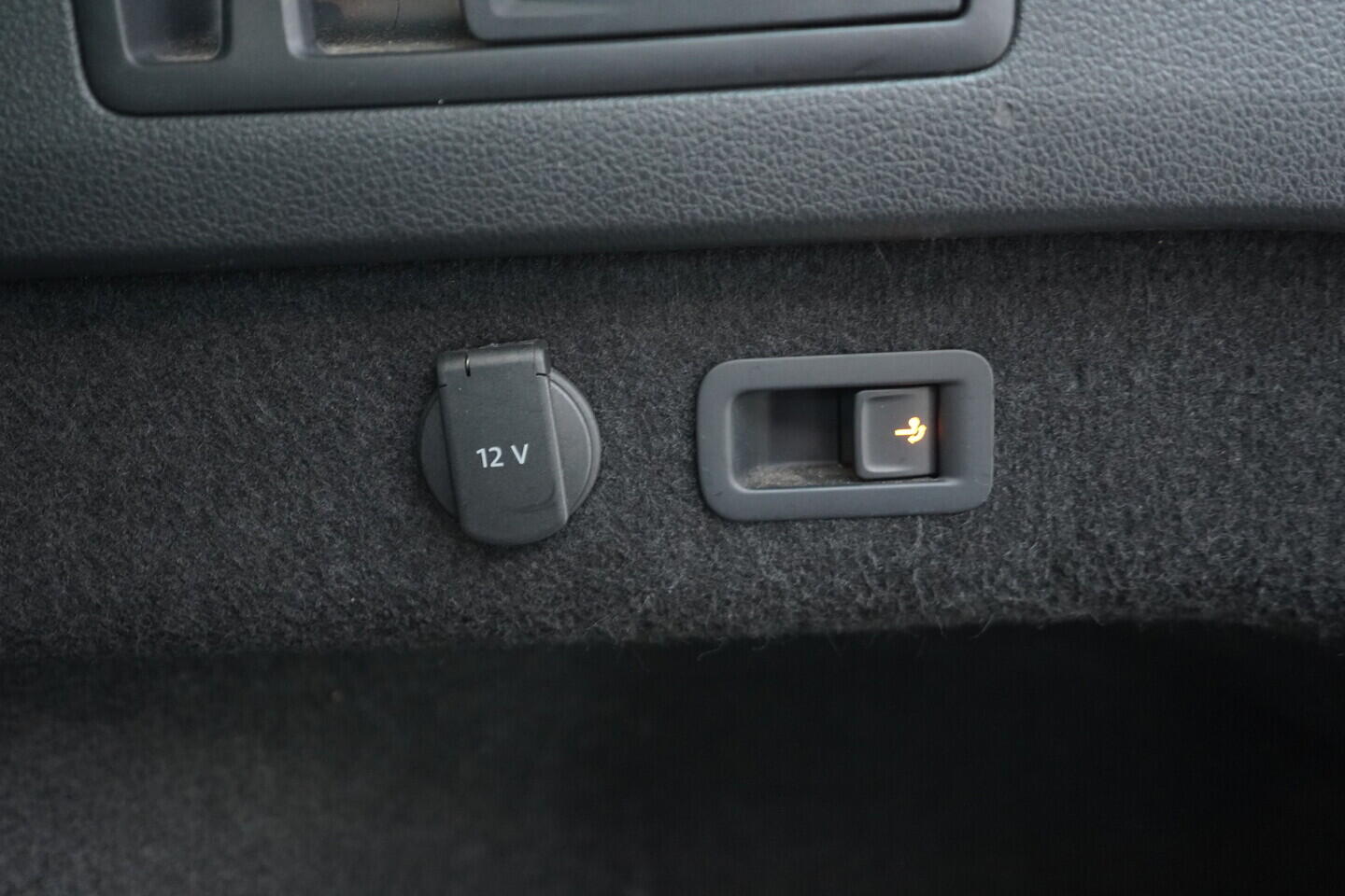 OV190V10972_42.webp_PASSAT VARIANT Elegance 2.0 TDI 110 kW automat, DPH