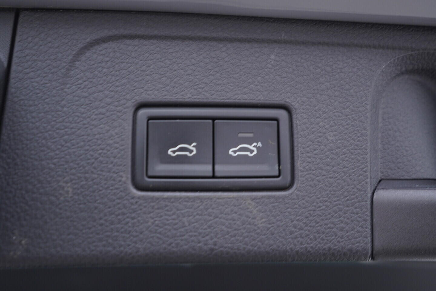 OV190V10972_44.webp_PASSAT VARIANT Elegance 2.0 TDI 110 kW automat, DPH