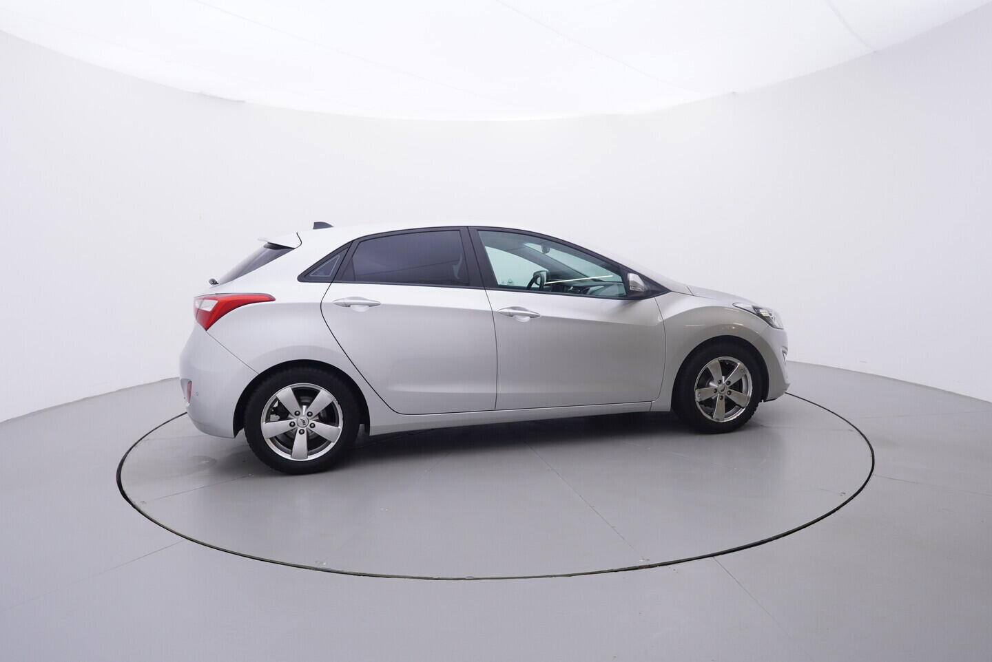 OV190V10973_15.webp_I30 Trikolor 1.6 GDI 99 kW manuál