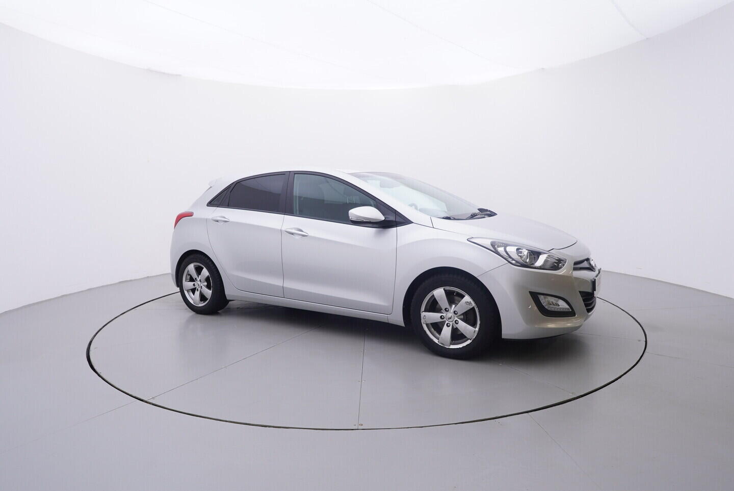 OV190V10973_16.webp_I30 Trikolor 1.6 GDI 99 kW manuál