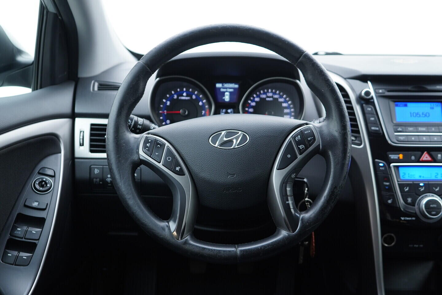 OV190V10973_26.webp_I30 Trikolor 1.6 GDI 99 kW manuál