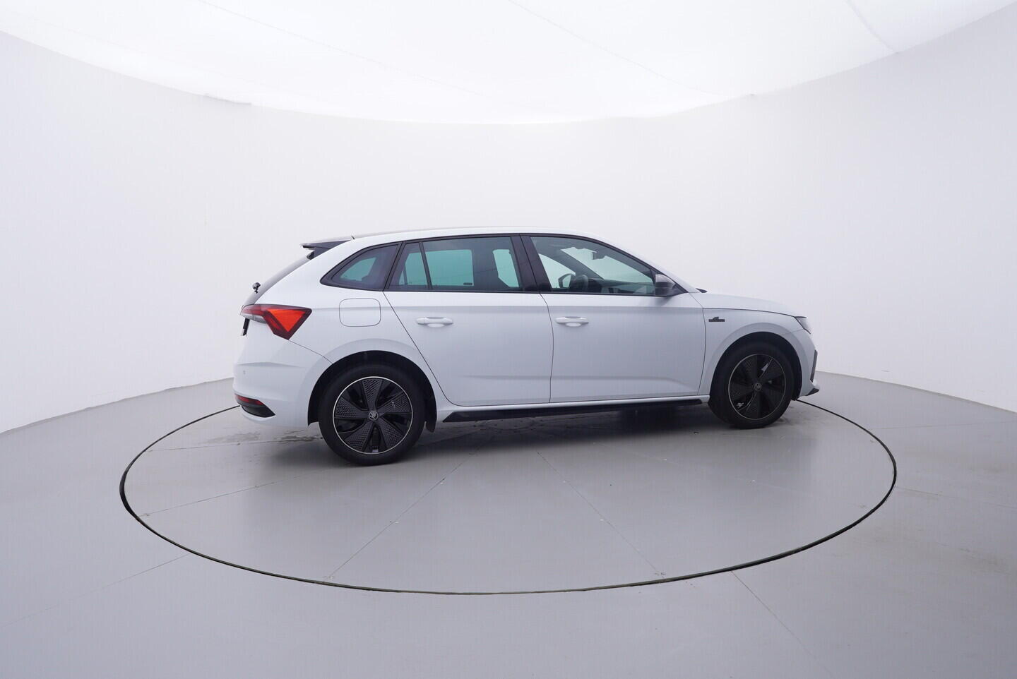 OV190V10974_15.webp_SCALA Monte Carlo 1.0 TSI 85 kW manuál, DPH