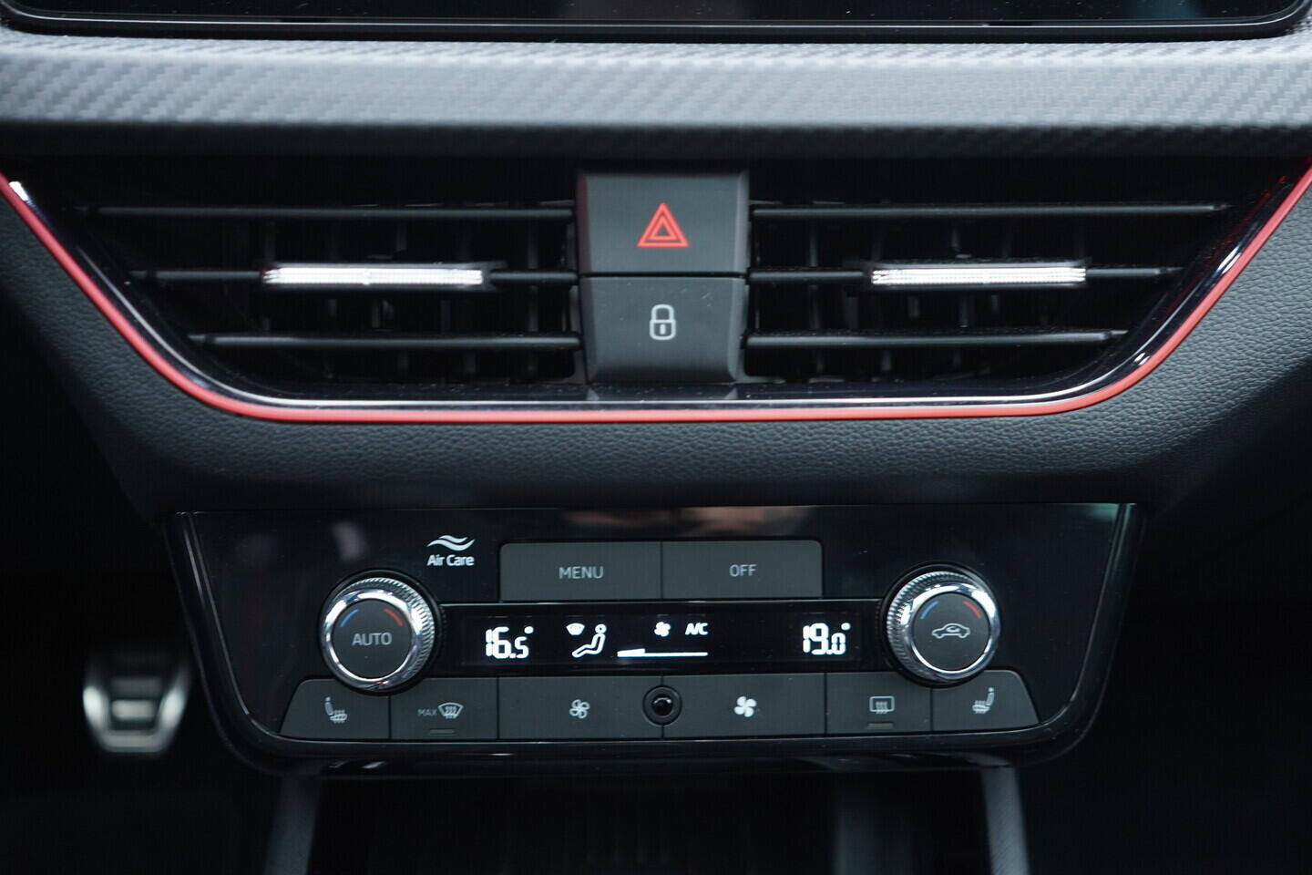 OV190V10974_33.webp_SCALA Monte Carlo 1.0 TSI 85 kW manuál, DPH