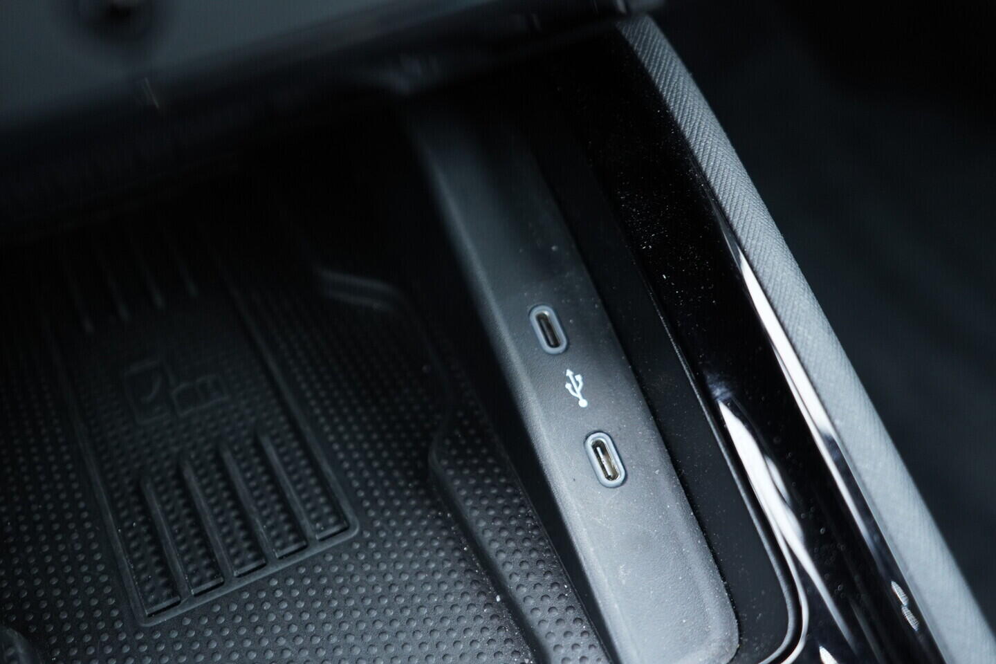 OV190V10974_34.webp_SCALA Monte Carlo 1.0 TSI 85 kW manuál, DPH