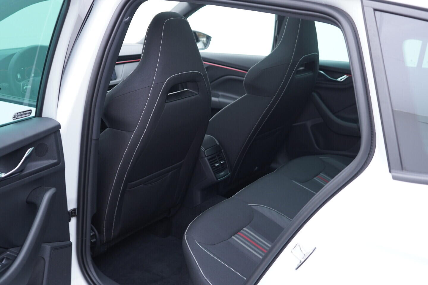 OV190V10974_36.webp_SCALA Monte Carlo 1.0 TSI 85 kW manuál, DPH