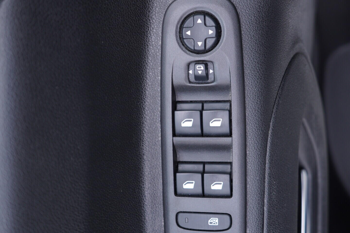 OV190V10976_20.webp_COMBO Life 1.5 CDTI 96 kW automat