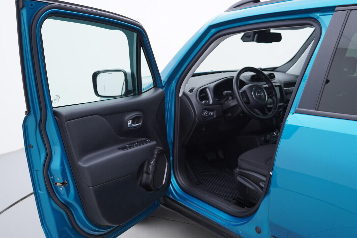 OV190V10978_18.webp_RENEGADE  1.3 PHEV 96 kW automat