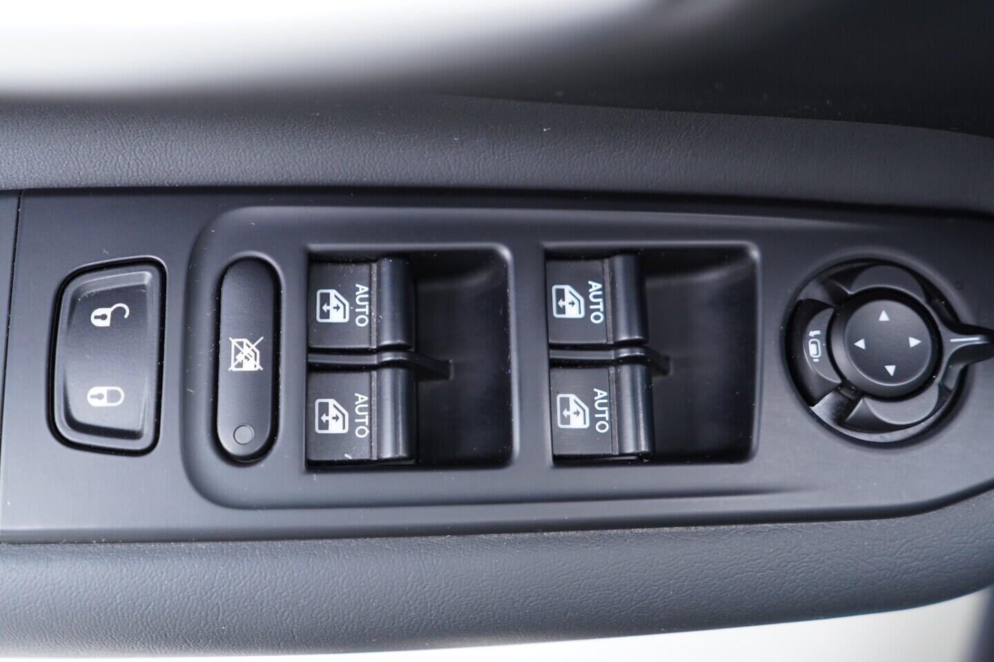 OV190V10978_20.webp_RENEGADE  1.3 PHEV 96 kW automat