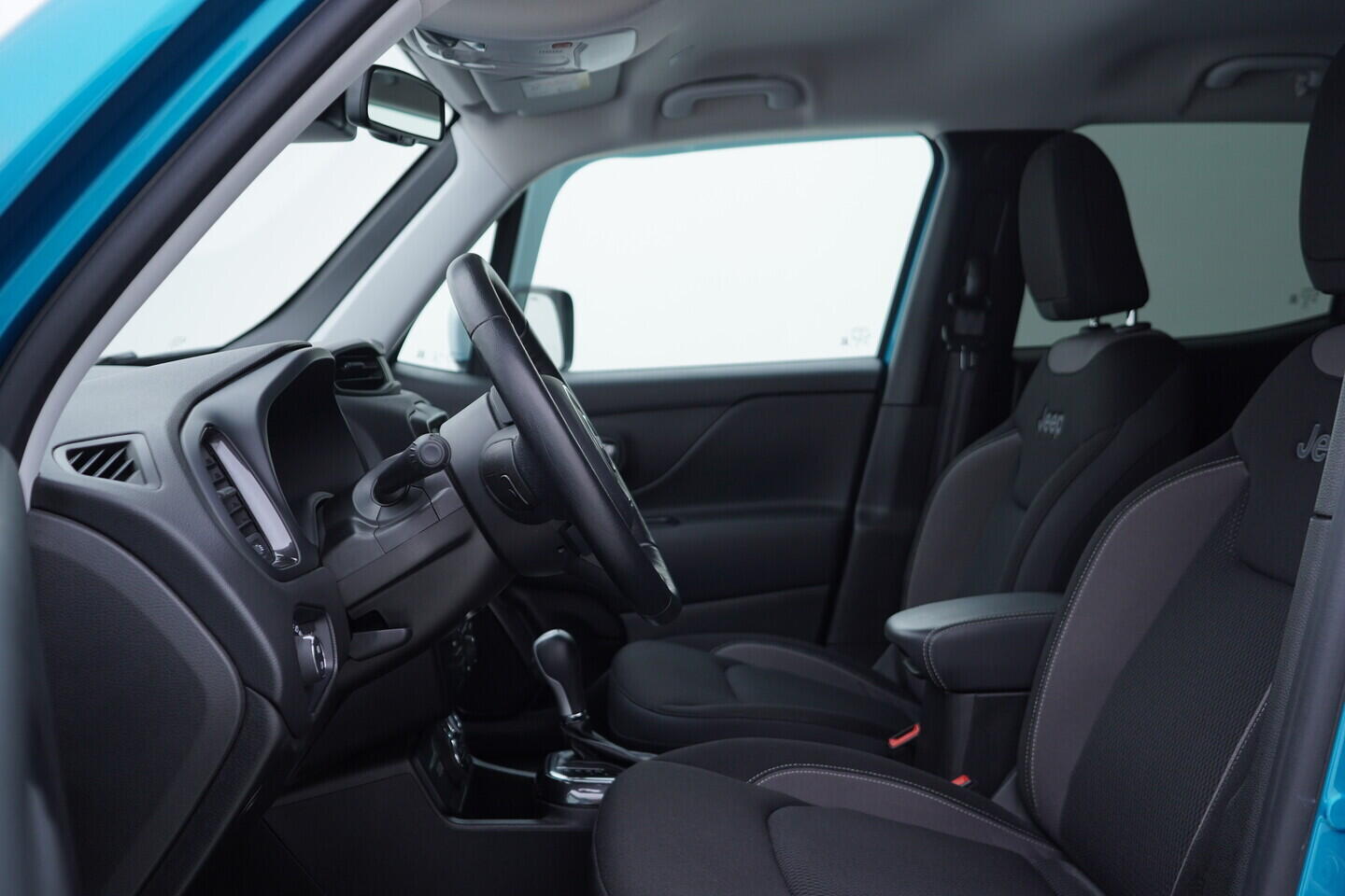 OV190V10978_22.webp_RENEGADE  1.3 PHEV 96 kW automat